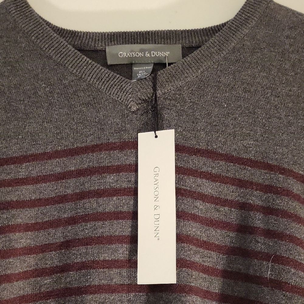 Grayson & Dunn  Burgundy Pullover V-Neck Sweater - Picture 2 of 4